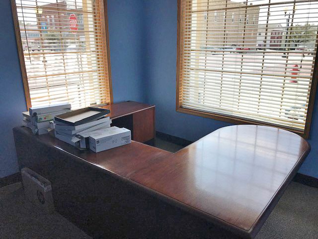 Office Building - Augusta, KS: 102 E 5th Ave, Augusta, KS 67010